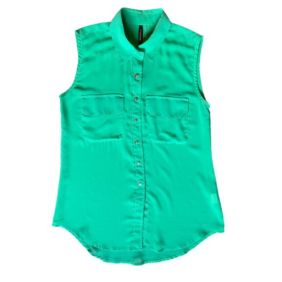 ReneeC Sleeveless blouse - Picture 2 of 4